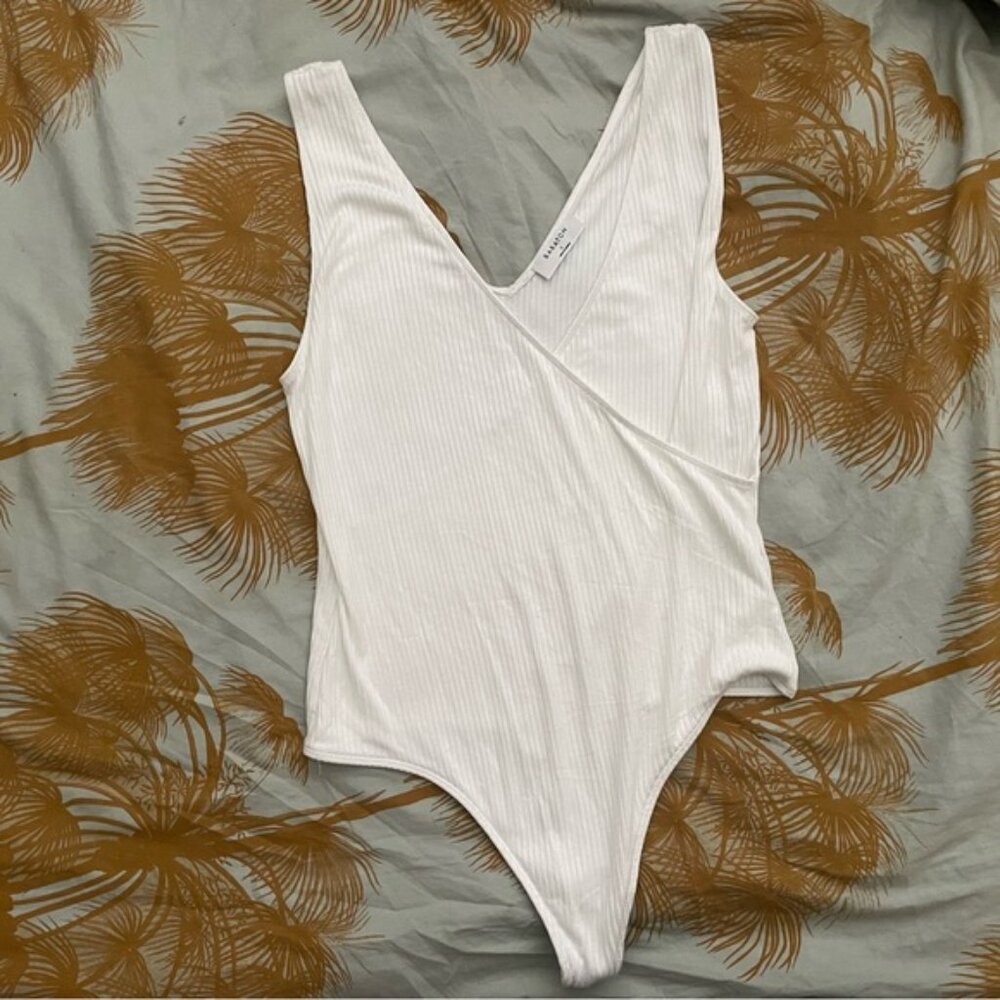 nwot Babaton viscose ribbed plunge wrap bodysuit L - Picture 3 of 4
